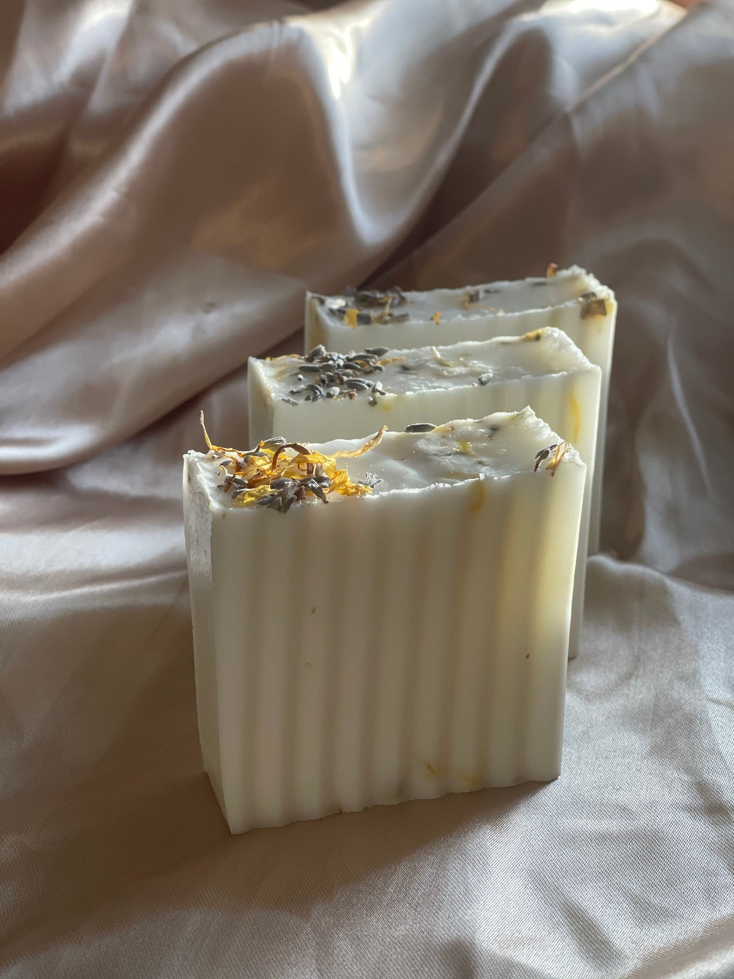 CALM nourishing cleansing bar