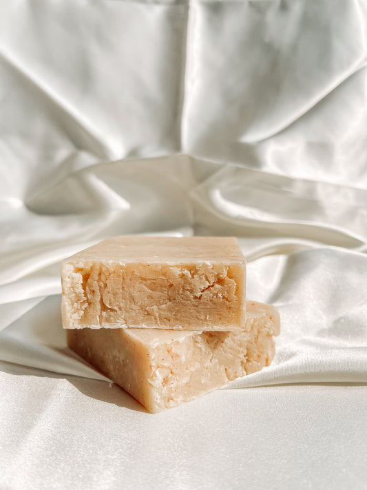 Honey Almond Oat Moisture Rich Cleansing Bar